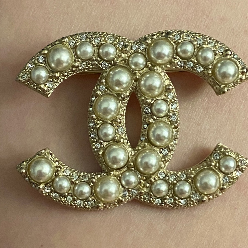 Chanel gold pearl crystal brooch w receipt